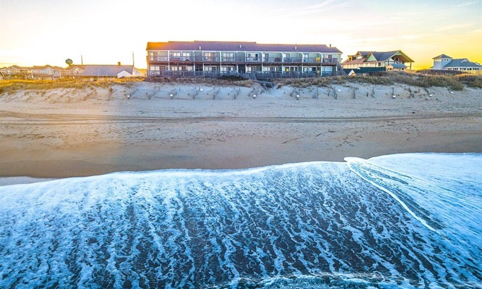 Colington Condo | 1-Bed Condo with Stunning Ocean Views, Pool