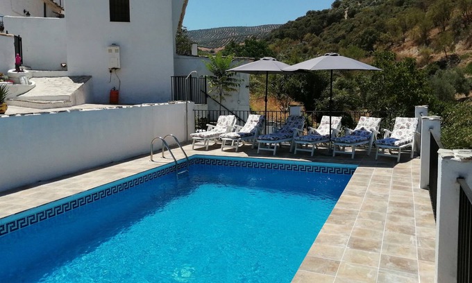 Iznajar House | 1 Bed Cortijo for 2 people