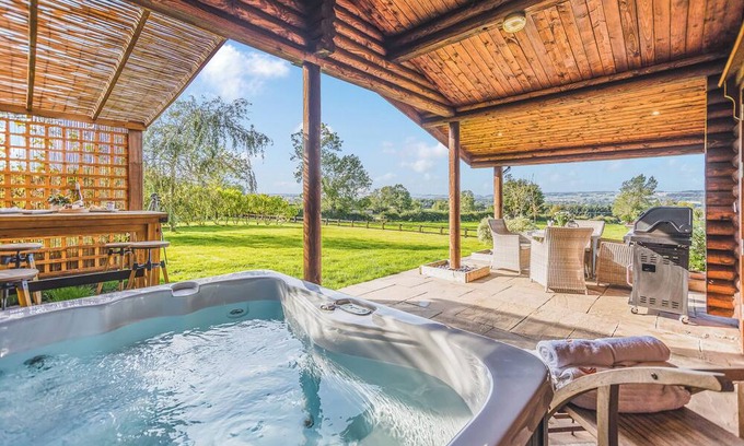 Constable Burton Ski Chalet | 1 bedroom accommodation in Constable Burton