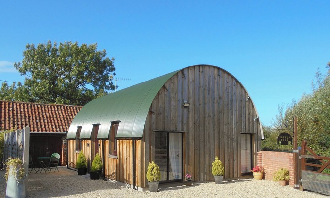 East Brent Cottage | 1 bedroom accommodation in East Brent, near Burnham-on-Sea
