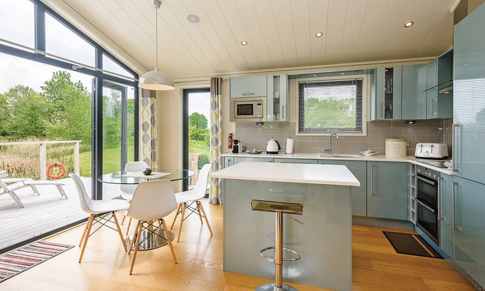 Weybread Cabin | 1 bedroom accommodation in Weybread, Diss