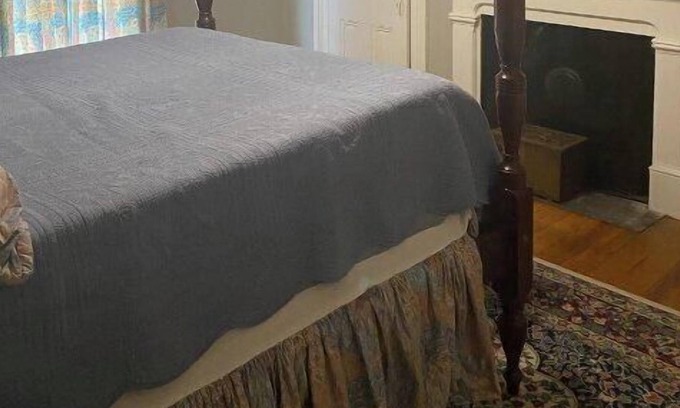 Washington Apartment | 1 bedroom and bathroom on East Main Street