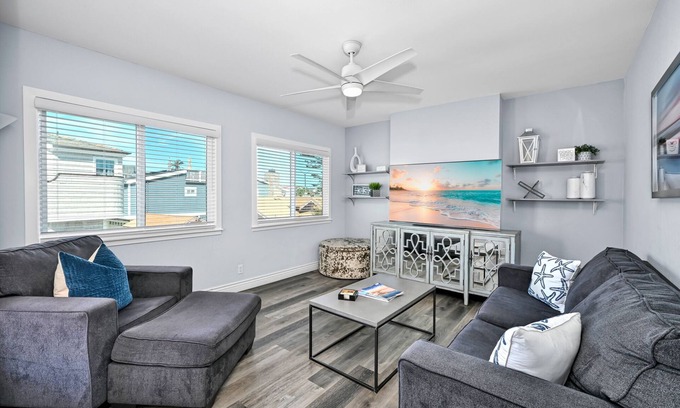 Balboa Peninsula House | 1 Bedroom Apartment in the back of our Oceanfront Home