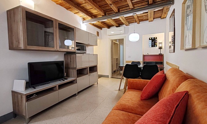 Santa Maria Novella Apartment | 1 bedroom apartment 2 steps from train station