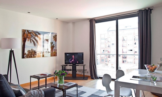 el Fort Pienc Apartment | 1 bedroom apartment in Born with parking near the beach