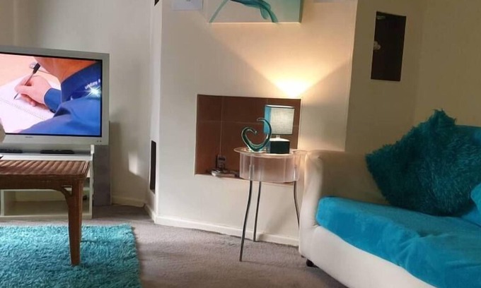 Gifford Apartment | 1 Bedroom Apartment City Centre