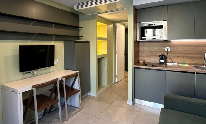 8th Arrondissement Apartment | 1 Bedroom Apartment in Paris