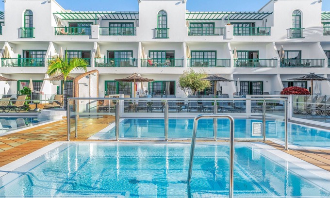 Los Pocillos Apartment | 1 Bedroom Apartment Sleeps 4 Club del Carmen