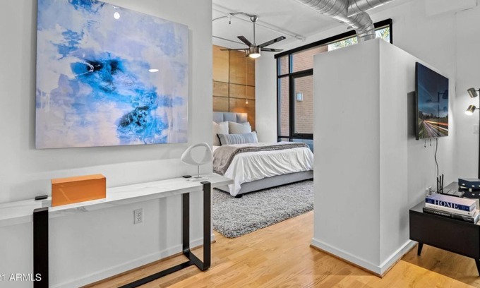 Brown and Stetson Business Apartment | 1 Bedroom Apartment 218252 by Houzlet