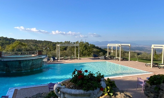 Chianni Apartment | 1 Bedroom Apartment with pool/sauna/hydromassage @Villa Meletro Tuscany - ITALY
