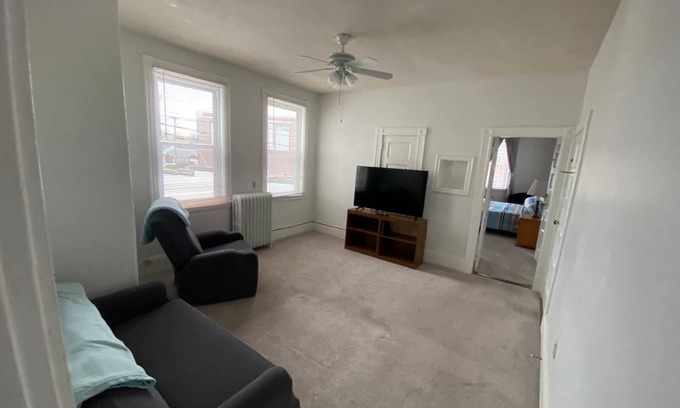 Revere Apartment | 1-bedroom apt. in Revere with WiFi and AC. 10 min walk to beach and T-stop.