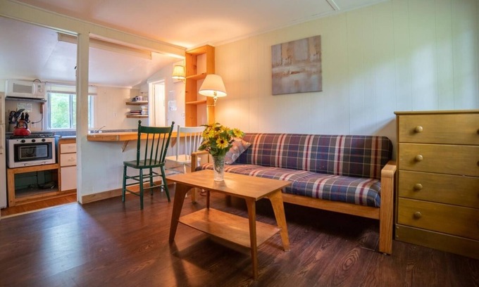 Gravenhurst Cabin | 1-Bedroom Cottage #1 - White Pine