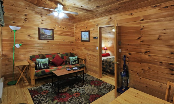 Long Lake Cottage | 1 Bedroom Cottage, sleeps 2