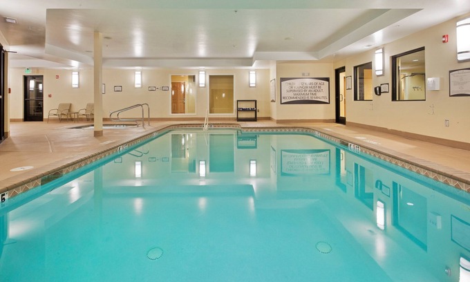 Reno/Tahoe Airport Condo | 1 Bedroom | Indoor pool + Hot Tub, Free Breakfast