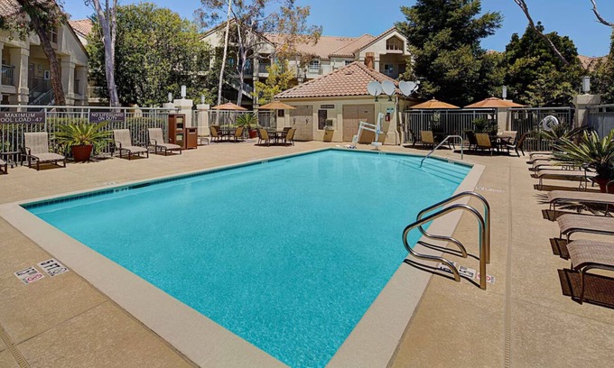Belmont Hotel | 1 Bedroom King Suite at Hyatt House Belmont/Redwood Shores, Outdoor Pool