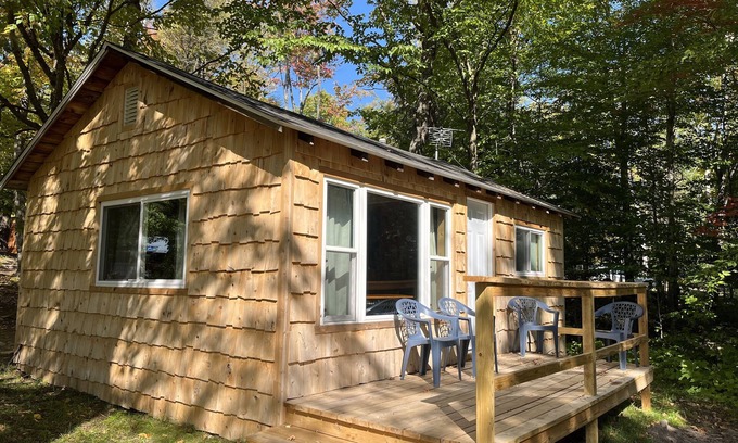 Au Train Cabin | 1 bedroom lake view cabin. Pet friendly.
