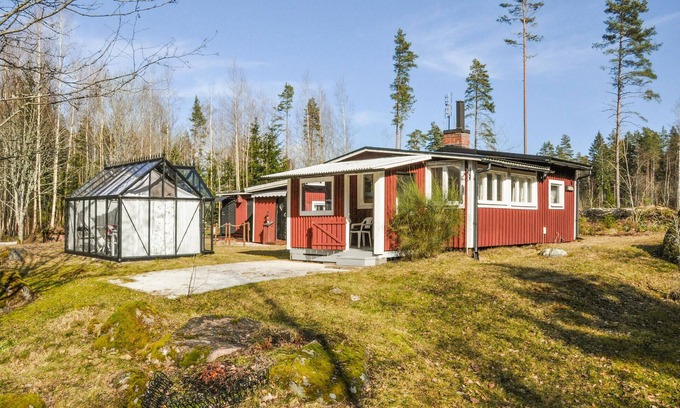 Kristinehamn House | 1 bedroom lovely home in Kristinehamn