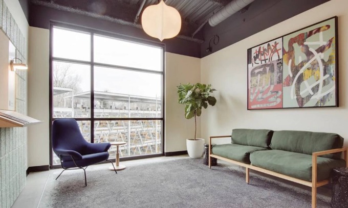 Chestnut Hill House | 1 Bedroom Suite - Bentoliving Chestnut Hill