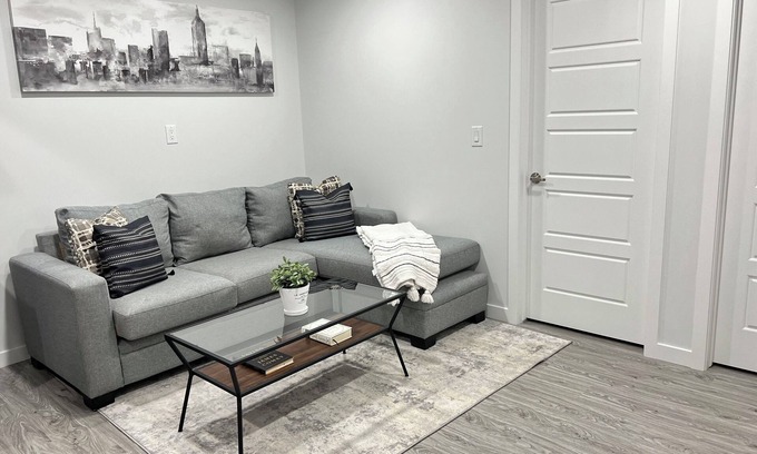 Southwest Edmonton Apartment | 1 BEDROOM SUITE WITH PRIVATE ENTRANCE