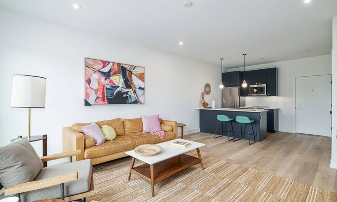 West Philadelphia Apartment | 1 Bedroom with Amenities and Parking