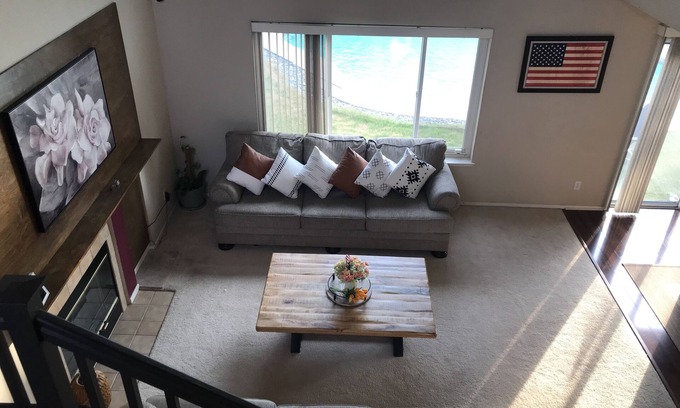 Stockton House | 1 Bedroom with Shared Bath. Quiet place for business professional or traveler