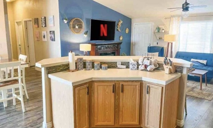 Bullhead City House | 1 block from water! 4 bedrooms! Gatedparking@Paseo