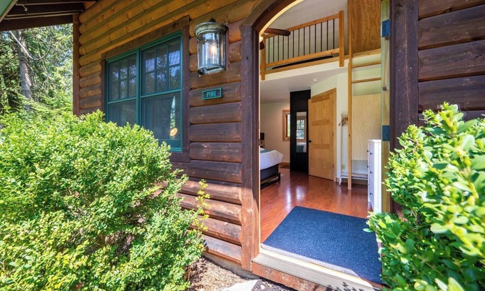 Ephraim Cottage | 1 Block to Sunsets | Studio w/Kitchenette