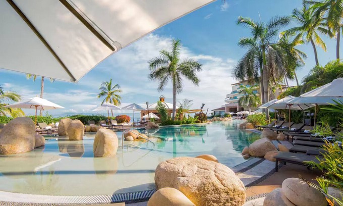 Conchas Chinas Resort | 1 BR Suite in Luxury Garza Blanca Resort Puerto Vallarta with stunning views