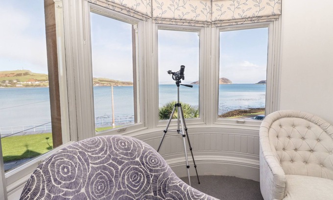 Campbeltown House | 1 CRAIGANRIOCH, family friendly, with a garden in Campbeltown