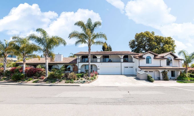 Castro Valley House | #1 Family Friendly West Coast Villa, Sleeps 15
