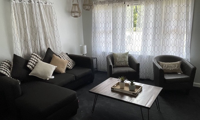 Lexington House | 1 king/2queen bd home next to big park