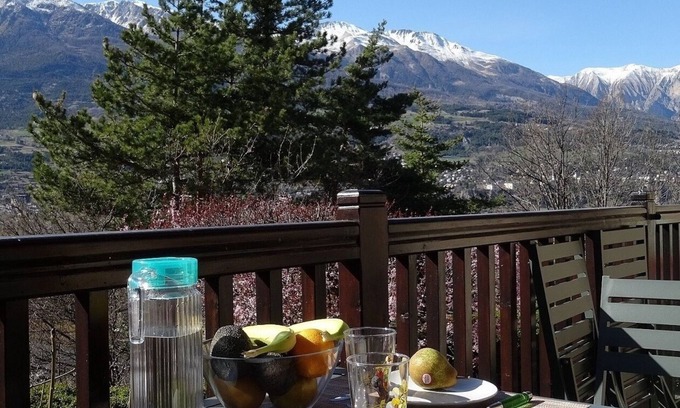 Saint-Sauveur Apartment | 1 km from Embrun lake: comfortable apartment