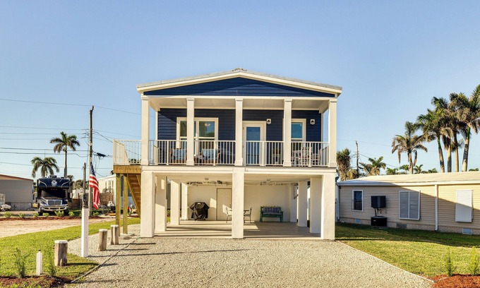 Truckland House | 1 Mi to Beach Access: Home w/Porch in Fort Myers!