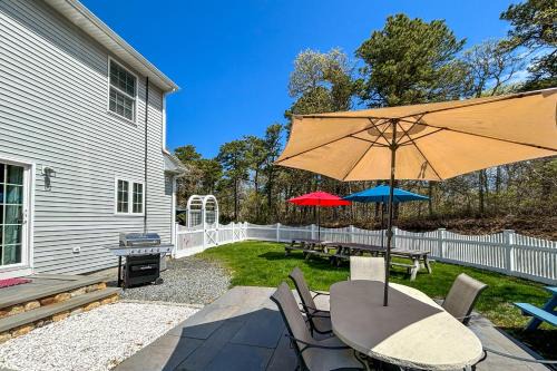 South Chatham House | 1 Mi to Beach Home with Fire Pit and BBQ in Cape Cod!