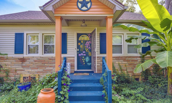 Donelson House | 1 Mi to Donelson Station: Artsy Family Retreat
