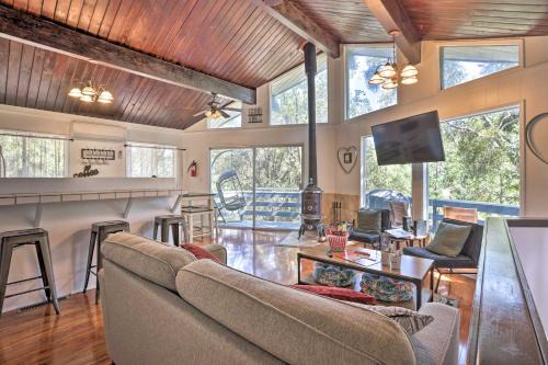 Crestline House | 1 Mi to Lake Gregory Mtn-View Cabin with Deck