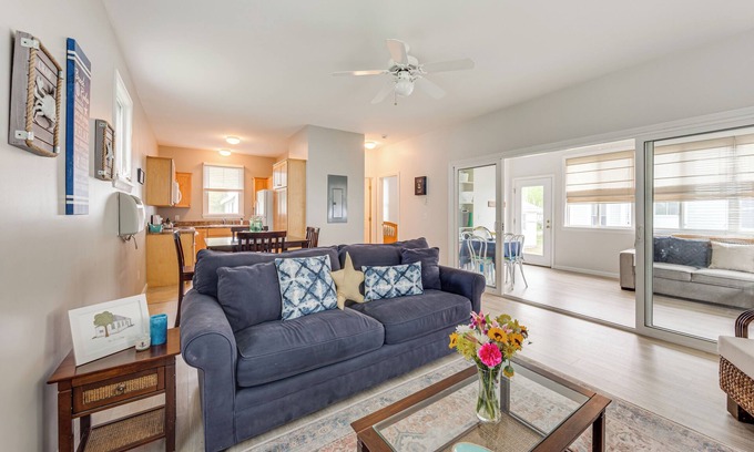 Summer Village Condo | 1 Mi to Moody Beach: Cottage w/Pool Access!