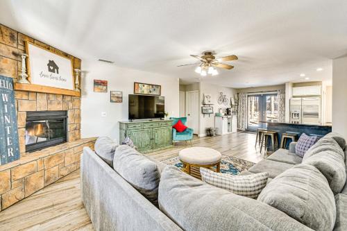Flagstaff House | 1 Mi to NAU High-Country Home with Gorgeous Views!