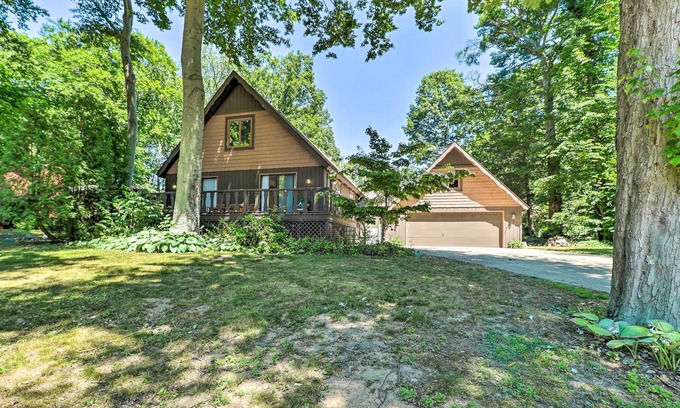 Holland House | 1 Mi to Tunnel Park: Holland Home w/Fire Pit