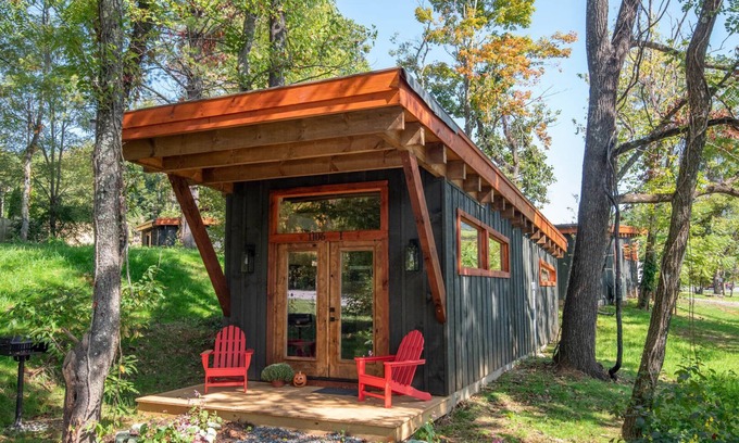 West Jefferson Cabin | 1 Mile to Downtown West Jefferson Camping Cabin #1