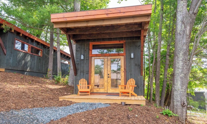 West Jefferson Cabin | 1 Mile to Downtown West Jefferson Camping Cabin #5