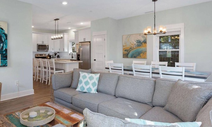 Corolla Light House | 1 Min to Beach! 3BR w/Pool & Club Amenities