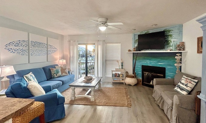 East End Condo | 1 Min Walk Beach! Pool within Steps! Sleeps 6! AC, WiFi and 2 Community Pools