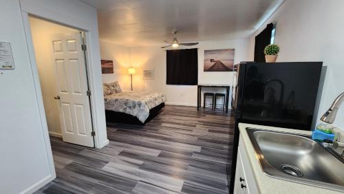 Orchidlands Estates Apartment | #1 NEW! Couples Getaway Self CheckIn Studio Apt