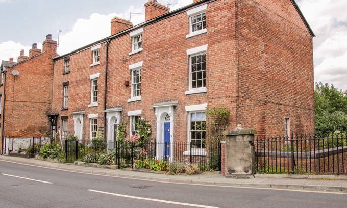 Shrewsbury Cottage | 1 REABROOK PLACE, pet friendly, luxury holiday cottage in Shrewsbury