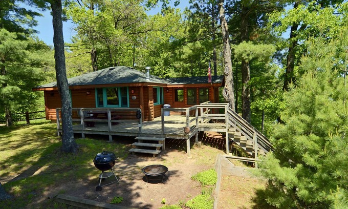 Hayward House | 1 ROOM 1 BATHROOM SLEEPS 2