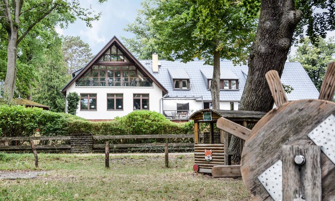 Schwielowsee Condo | 1 room apartment directly on the Schwielowsee with bathing access and garden