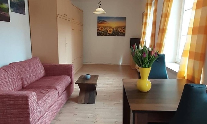 Luebeck Old Town Apartment | 1-room apartment (2) with laundry package - Ferienwohnung Henck