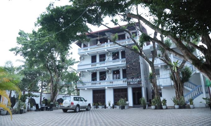 Matara Hotel | 10-bedroom hotel in amazing Matara with AC