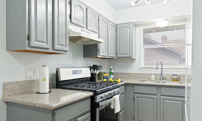 Uptown House | 10 guests cozy 311 Alamo home near downtown san antonio
